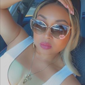 Meet your Posher, Jenny